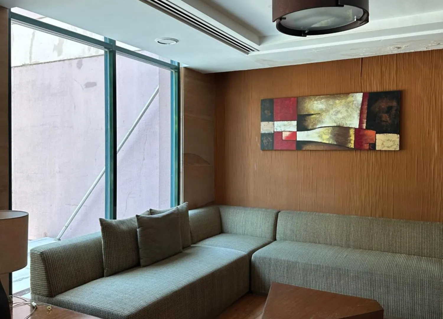 Studio One Condominium, Alabang - Bluu - Fiber Wi-Fi, Netflix-Ready モンテンルパ アパートホテル